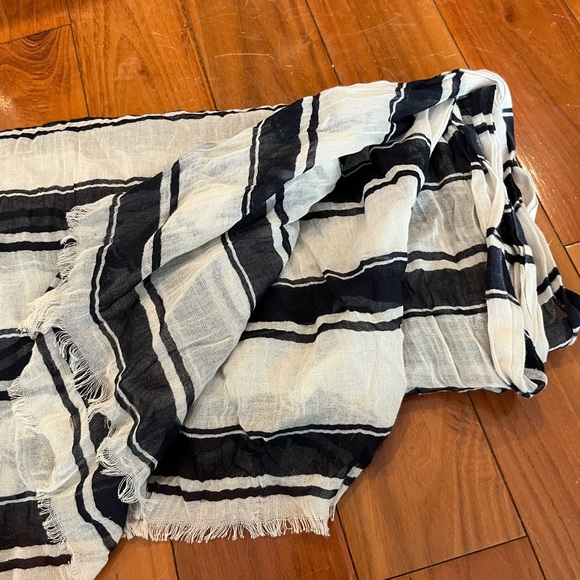 Banana republic striped scarf - Picture 3 of 4